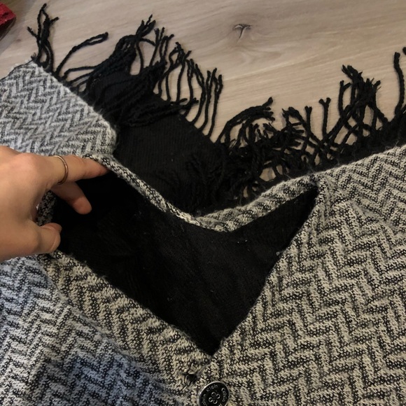 Calvin Klein reversible whool shawl - Picture 2 of 4